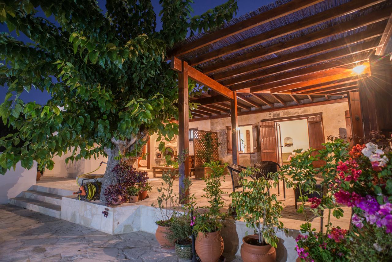 Chloe'S House Guest House Pano Akourdalia Екстериор снимка