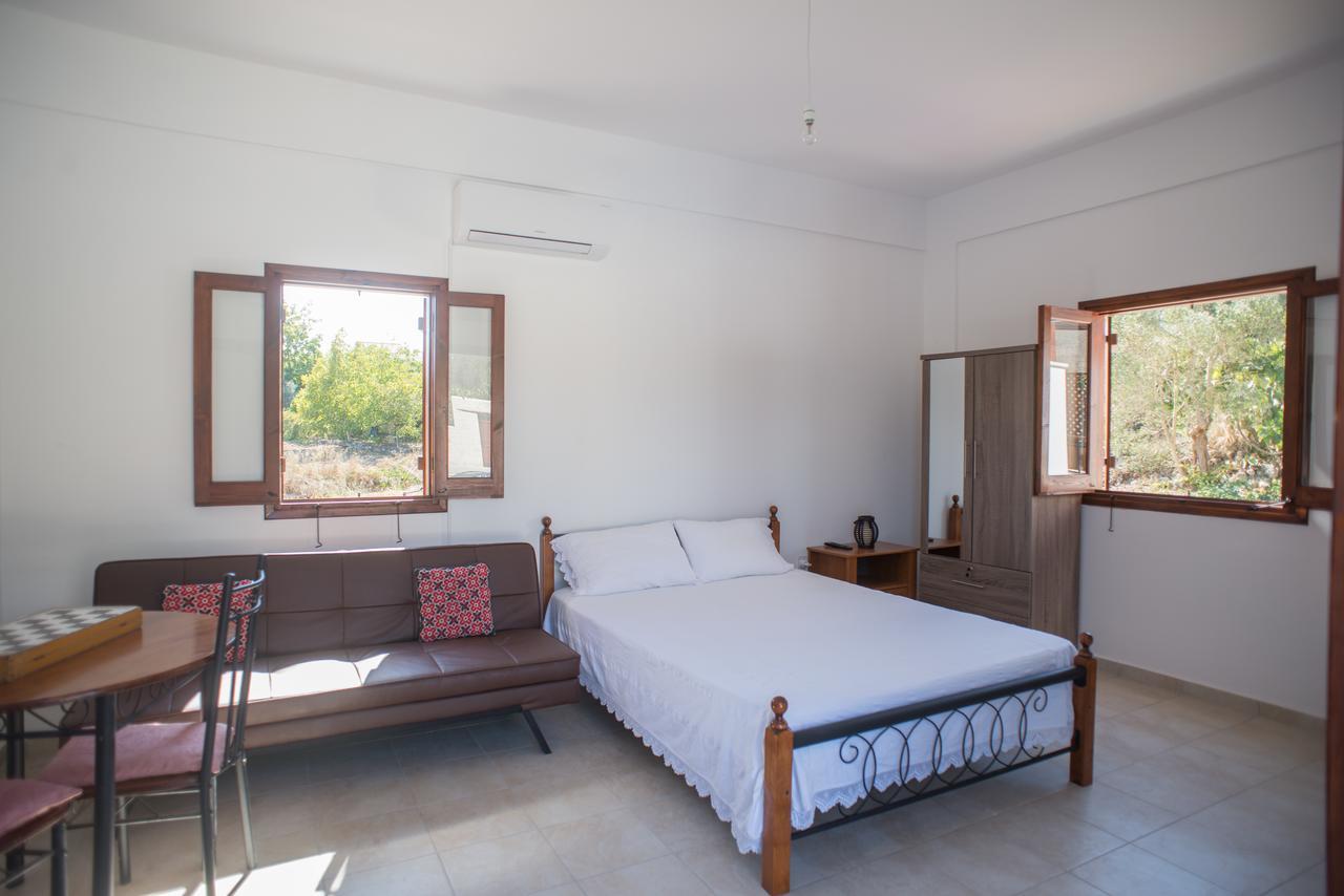 Chloe'S House Guest House Pano Akourdalia Екстериор снимка