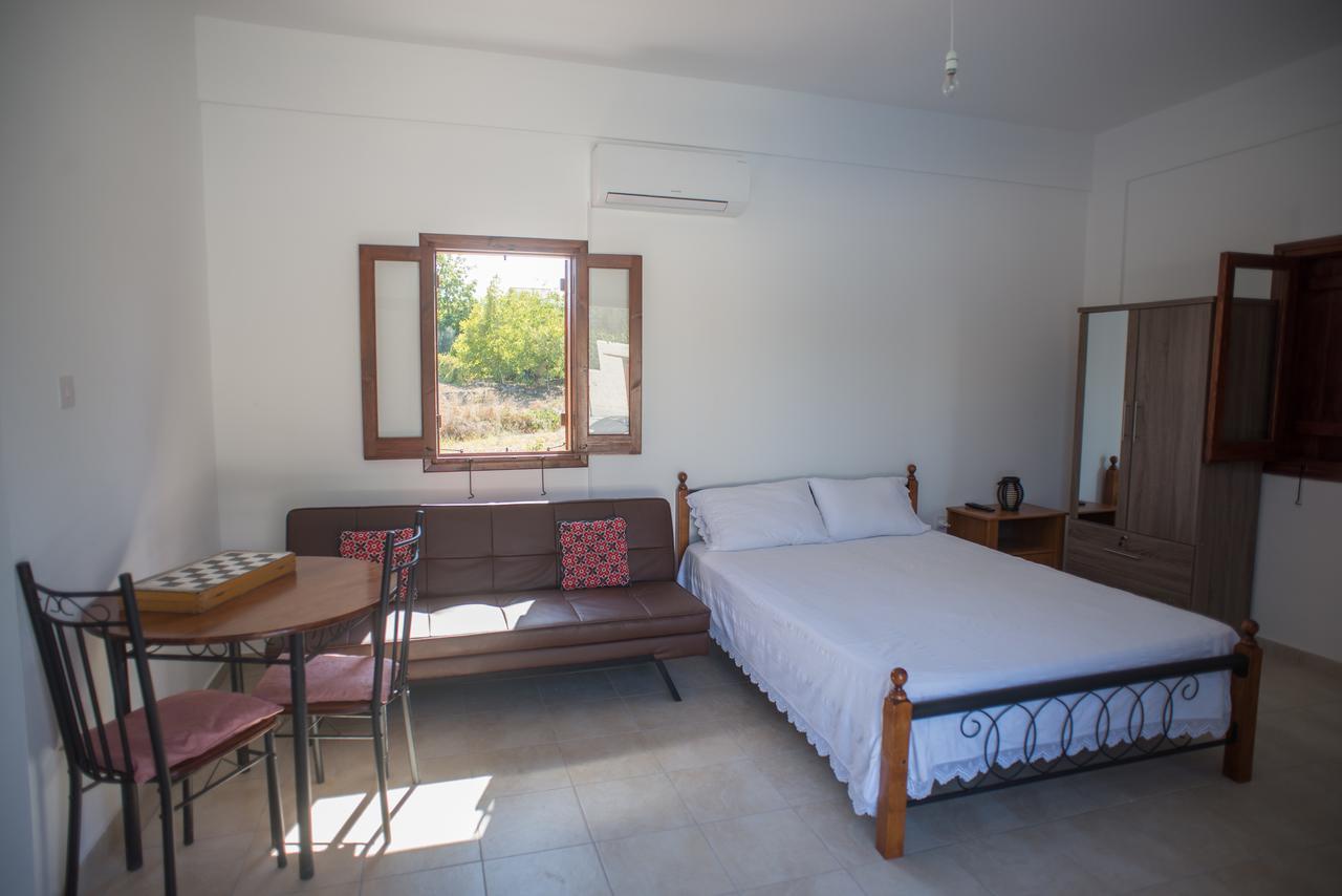 Chloe'S House Guest House Pano Akourdalia Екстериор снимка